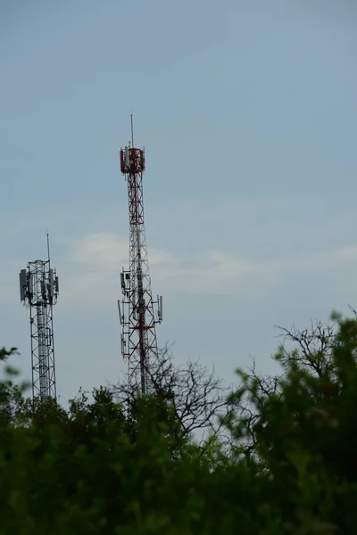 Grande Torre Comunicazione Contro Cielo — Foto Stock