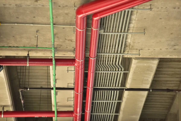 borular ve bina havalandırma sistemi