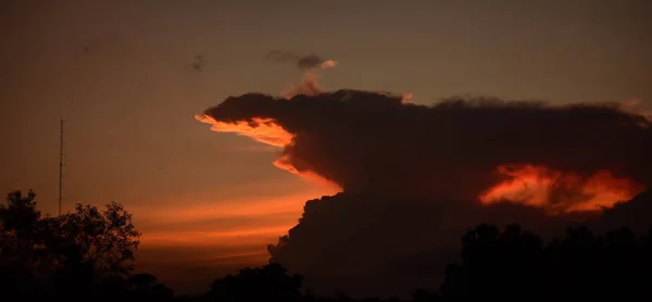 素晴らしい夕日の自然の風景 — ストック写真