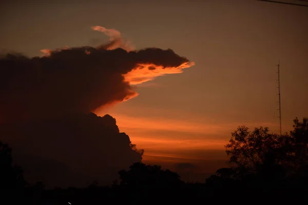 Erstaunliche Sonnenuntergang Natur Malerische Aussicht — Stockfoto