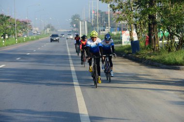 Amatör Bisiklet sporcular yapmak en iyi şekilde bisiklet yarışı sadaka gezi çabalarını 