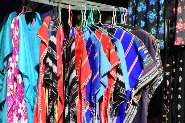 Різноманітність Одягу Ринку Таїланду — стокове фото