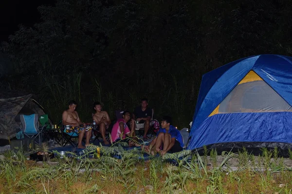 Mayo 2018 Tailandia Gente Descansa Bosque Por Noche — Foto de Stock