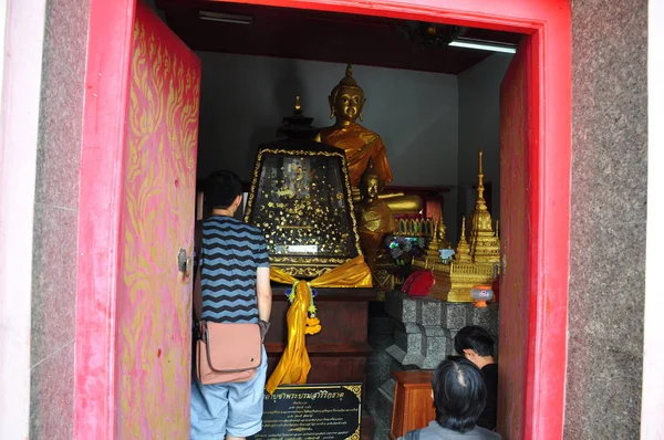 Intérieur Temple Thaïlandais Avec Statue Bouddha — Photo