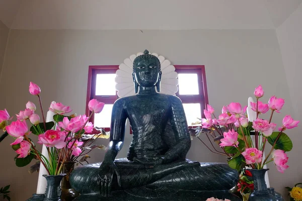 Interior Del Templo Tailandés Con Estatua Buda — Foto de Stock