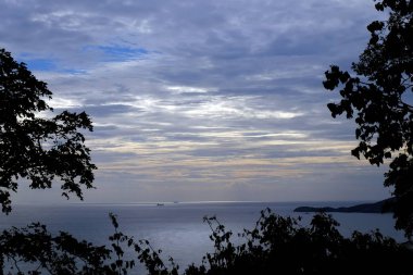 Güzel gökyüzü ve güzel bulutlar.