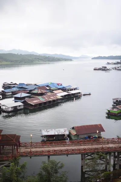 Dorf Mit Schwimmenden Häusern Und Segelbooten Thailand — Stockfoto