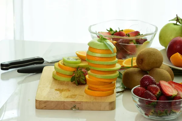 Close Van Gesneden Vruchten Keukentafel — Stockfoto