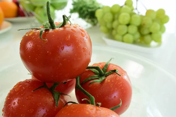 Close Tomates Frescos Maduros Prato — Fotografia de Stock