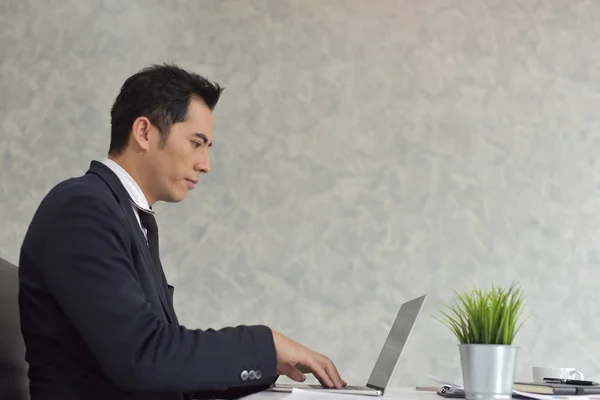Asian Businessman Working Laptop Computer Office — Stock Photo, Image