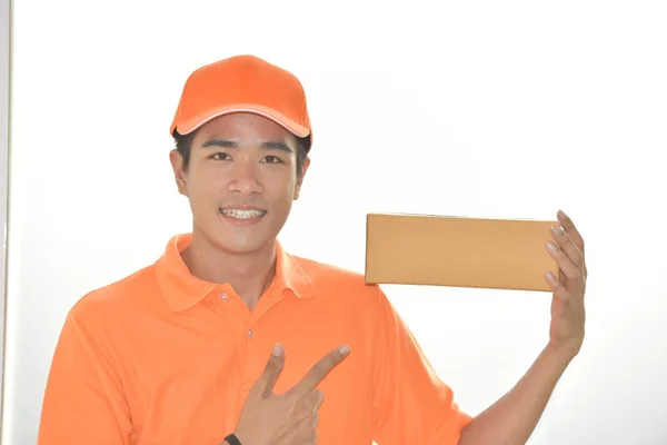 Homem Entrega Uniforme Laranja Isolado Fundo Branco — Fotografia de Stock