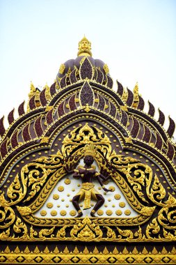 Tayland tapınağı ve Buda heykeli