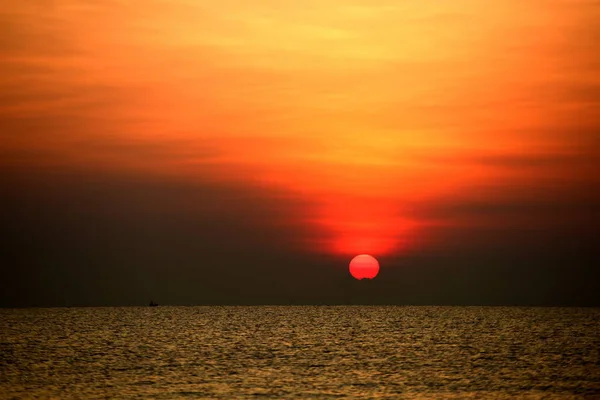Pôr Sol Brilhante Beira Mar Natureza Colorida — Fotografia de Stock