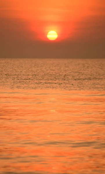 Puesta Sol Brillante Orillas Del Mar Naturaleza Colorida — Foto de Stock