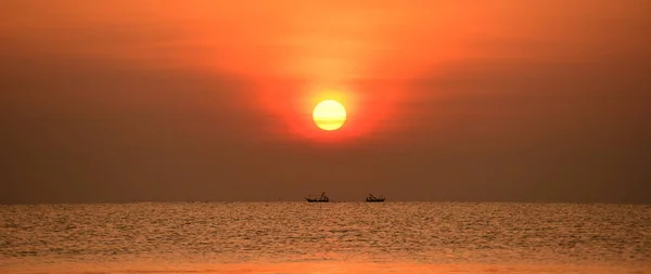 Pôr Sol Brilhante Beira Mar Natureza Colorida — Fotografia de Stock