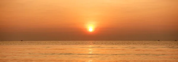 Puesta Sol Brillante Orillas Del Mar Naturaleza Colorida —  Fotos de Stock