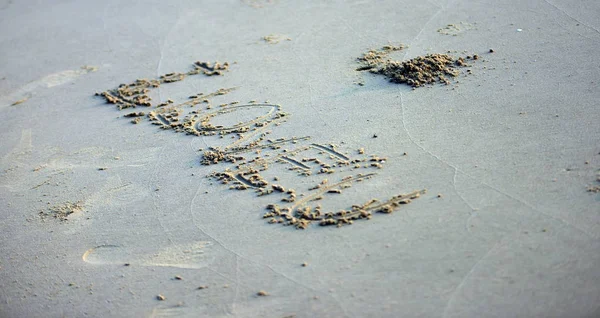 Strandsand Med Kärlekssymboler — Stockfoto