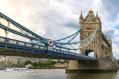 Londra 'daki kule köprüsü