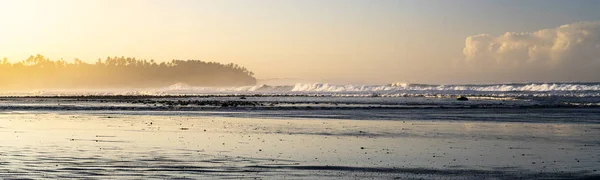 Sunrise panoramic peste o coastă — Fotografie, imagine de stoc