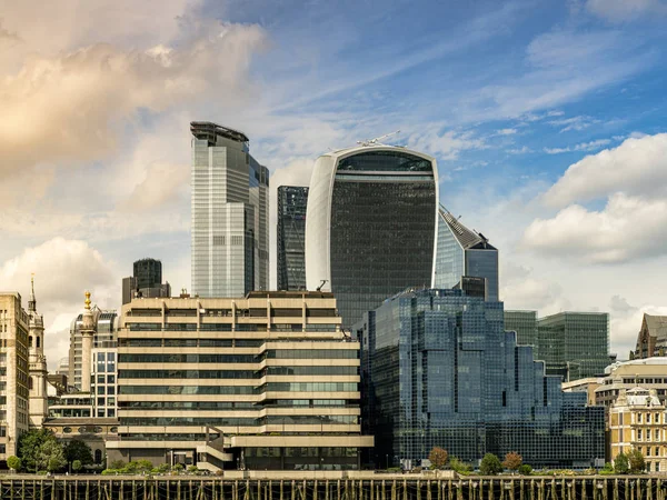 Horizonte de Londres ao pôr-do-sol — Fotografia de Stock