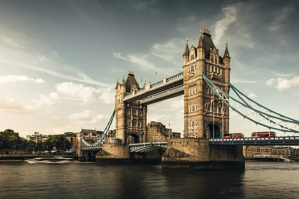 Tower Bridge i London Royaltyfria Stockfoton