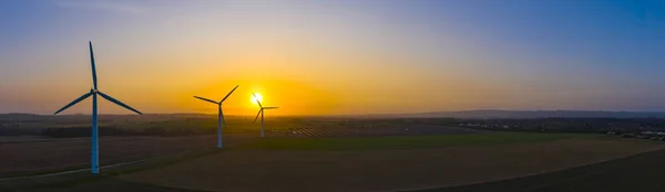 Drei Windräder — Stockfoto