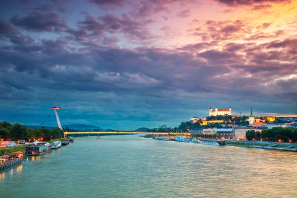 Bratislava Obraz Pejzaż Bratysławy Stolicy Słowacji Podczas Zachodu Słońca — Zdjęcie stockowe