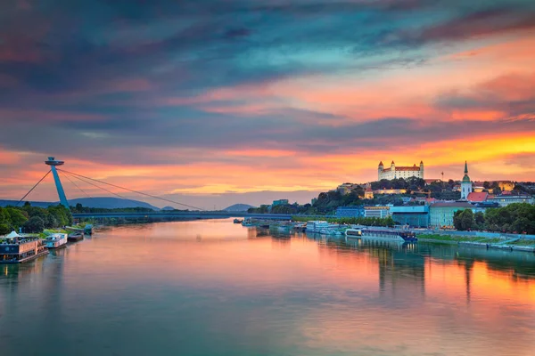 Bratislava Immagine Cityscape Bratislava Capitale Della Slovacchia Durante Tramonto — Foto Stock