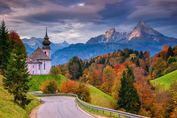 Autunno Sulle Alpi Immagine Delle Alpi Bavaresi Con Chiesa Maria — Foto Stock