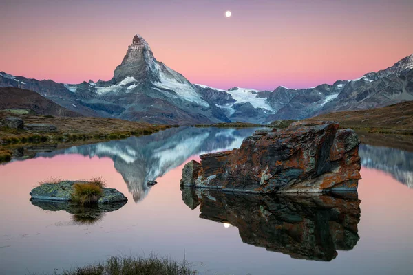Matterhorn Schweiziska Alperna Landskapsbild Schweiziska Alperna Med Stellisee Och Matterhorn — Stockfoto