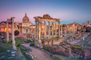 Roma Forumu, Roma. Cityscape görüntü günbatımı sırasında ünlü antik Roma Forumu Roma, İtalya.