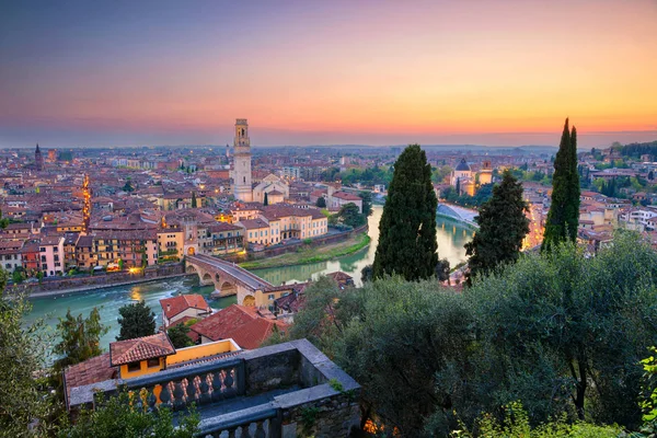 Verona Olaszország Cityscape Kép Verona Olaszország Napnyugta Alatt — Stock Fotó