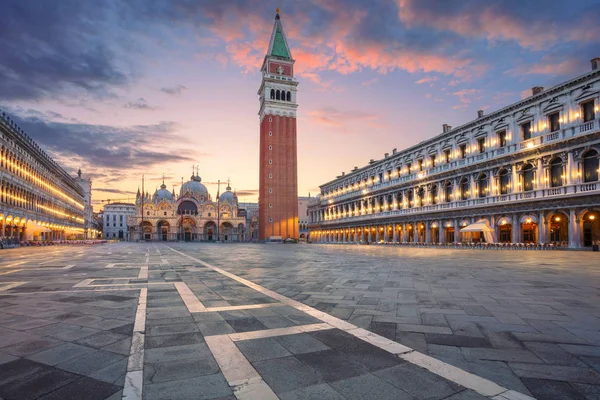 Venedik Talya Gün Doğumu Sırasında Venedik Talya Mark Meydanının Cityscape — Stok fotoğraf