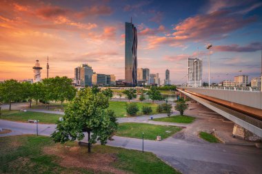 Viyana, Avusturya. Gün batımında Avusturya'nın Viyana başkenti Cityscape görüntü.