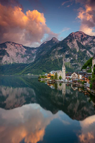 Hallstatt Oostenrijk Afbeelding Van Het Beroemde Alpendorp Hallstatt Bij Dramatische — Stockfoto
