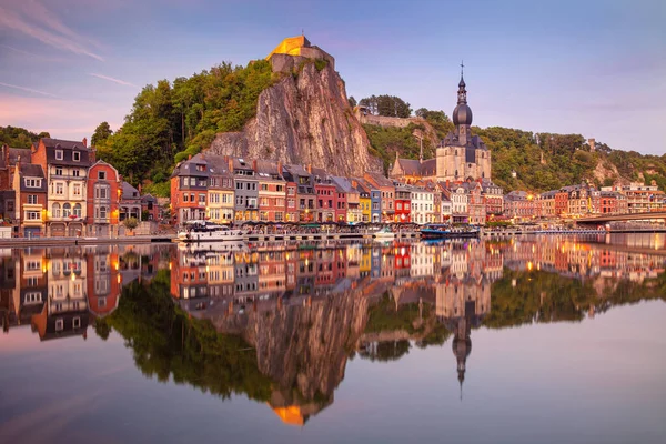 Dinant Bélgica Imagem Cityscape Bela Cidade Histórica Dinant Com Reflexo — Fotografia de Stock