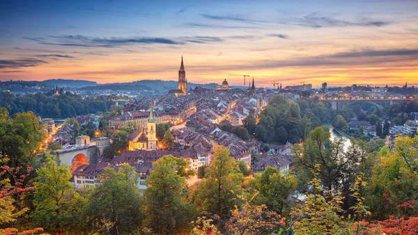 Bern Városa Panorámás Városkép Bern Belvárosáról Svájcról Gyönyörű Őszi Naplementében — Stock Fotó