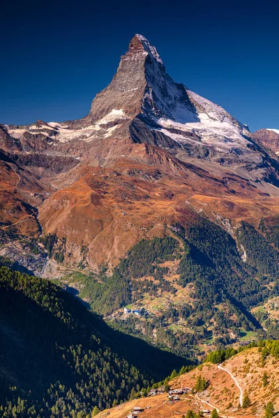 Matterhorn 瑞士阿尔卑斯山 美丽的秋日日出时 瑞士阿尔卑斯山与马特宏山的景观图像 — 图库照片