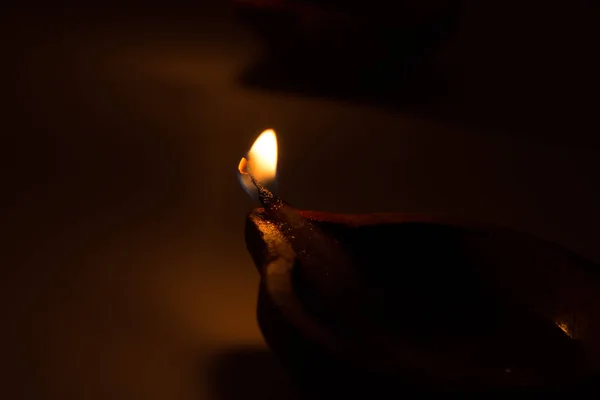 Evi Diwali Zamanlarda Aydınlatma Kullanılan Diwali Pişmiş Toprak Diyas Koyu — Stok fotoğraf