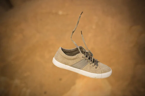 Baskets vert olive pour hommes lévitants ou chaussures régulières — Photo