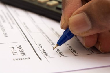 Kavram gösteren Hint gelir vergisi formu ITR 4 doldurma yakın çekim