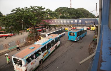 Bangalore Hindistan 3 Haziran 2019: Kempegowda otobüs terminali 'nde sabah zamanlı trafik tıkanıklığı sırasında Majestic olarak bilinen otobüsler.