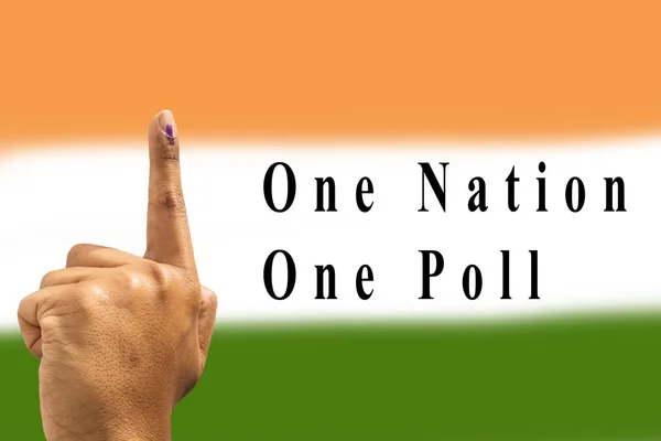 以印度国旗为背景的印度大选手势的"一个国家一投票". — 图库照片