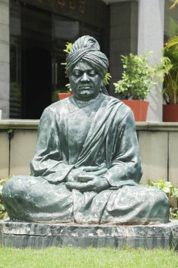 Bangalore, Hindistan - 2 Haziran 2019 : Swami Vivekananda'nın Bengaluru'daki heykel veya heykel duruşu,