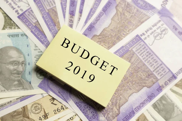 Budget 2019 drukowane na nowych indyjskich notatek walutowych — Zdjęcie stockowe