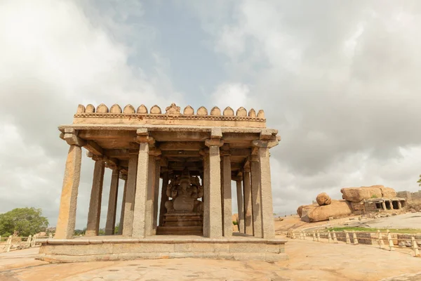 Památka na chrám sasivekalu Ganesha v Hampi, Karnataka, Indie — Stock fotografie