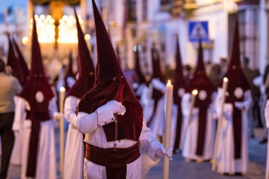 Marchena, Sevilla, İspanya - 28 Mart 2018: Kutsal hafta Marchena, Seville ('Semana Santa') alay. Kutsal Çarşamba öğleden sonra. Tevazu kardeşlik alay