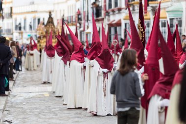 Marchena, Seville, İspanya - 18 Nisan 2019: Marchena, Seville 'de Kutsal Hafta Töreni. Kutsal Perşembe günü. İsa 'nın Tatlı Adı Kardeşliği Geçit Töreni