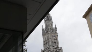 Marienplatz Münih Almanya binada