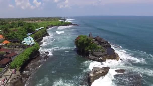 航空写真 バリからの美しい眺め 素晴らしい青い海の波 インドネシア バリ島 — ストック動画